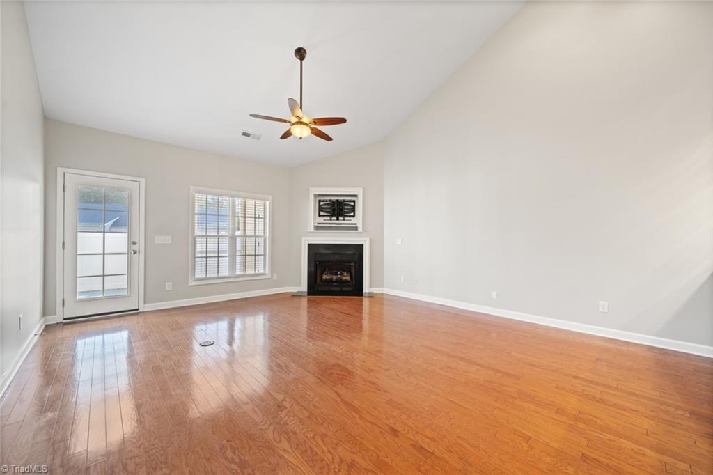 Winston-Salem, North Carolina 27127, United States, 2 Bedrooms Bedrooms, ,2 BathroomsBathrooms,Residential,Pending,15079