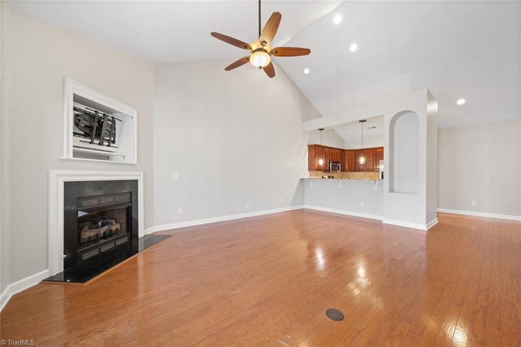 Winston-Salem, North Carolina 27127, United States, 2 Bedrooms Bedrooms, ,2 BathroomsBathrooms,Residential,Pending,15079