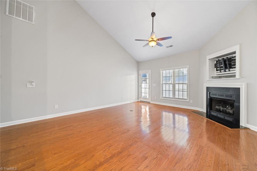 Winston-Salem, North Carolina 27127, United States, 2 Bedrooms Bedrooms, ,2 BathroomsBathrooms,Residential,Pending,15079