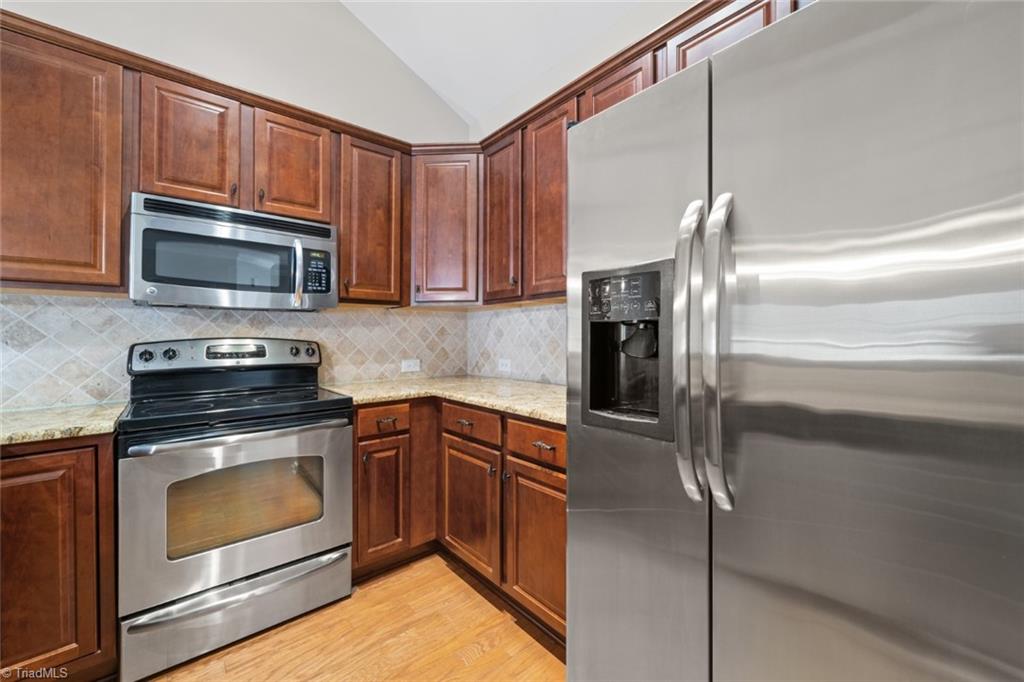 Winston-Salem, North Carolina 27127, United States, 2 Bedrooms Bedrooms, ,2 BathroomsBathrooms,Residential,Pending,15079