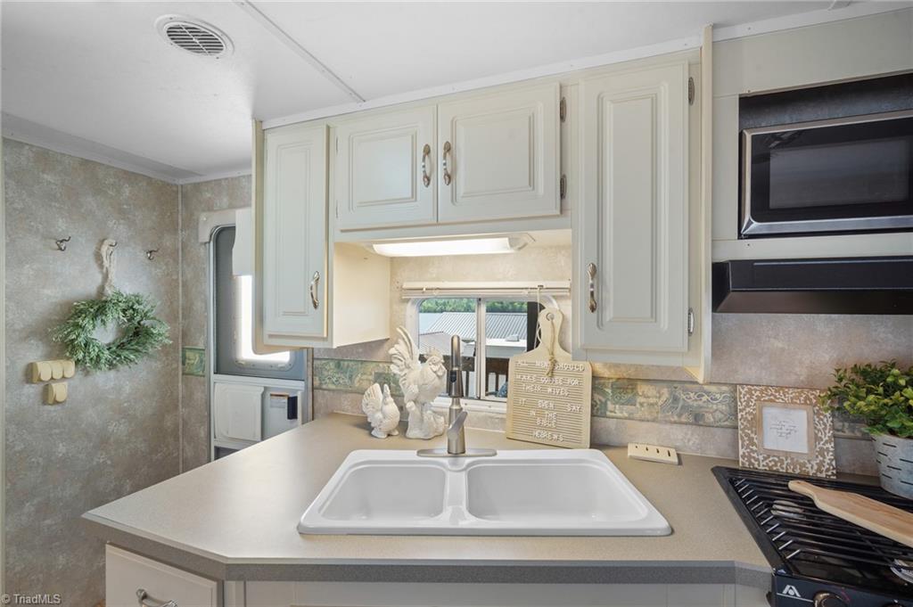 221 Grand View Drive, New London, North Carolina image 7