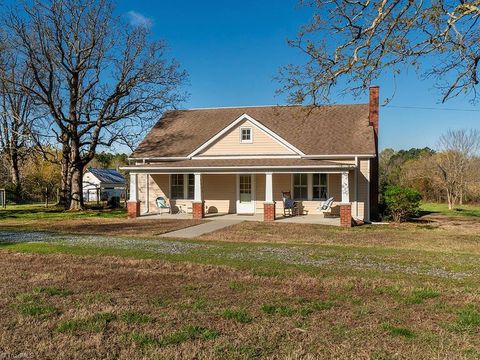 Homes For Sale - 5448 Mount Vernon Church Road<br/> Alamance County, Burlington, NC 27217