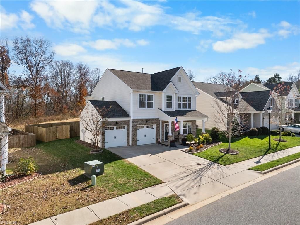 Photo of 1325 Red Deer Drive, Kernersville, NC 27284 (MLS # 1208368)