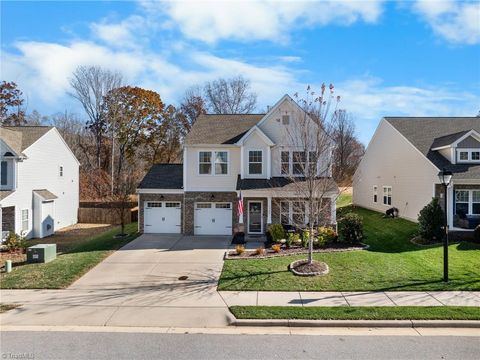 Photo of 1325 Red Deer Drive, Kernersville, NC 27284 (MLS # 1208368)