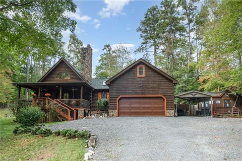 Apartment For Sale - 117 Delwood Court<br/> Mount Gilead, NC 27306