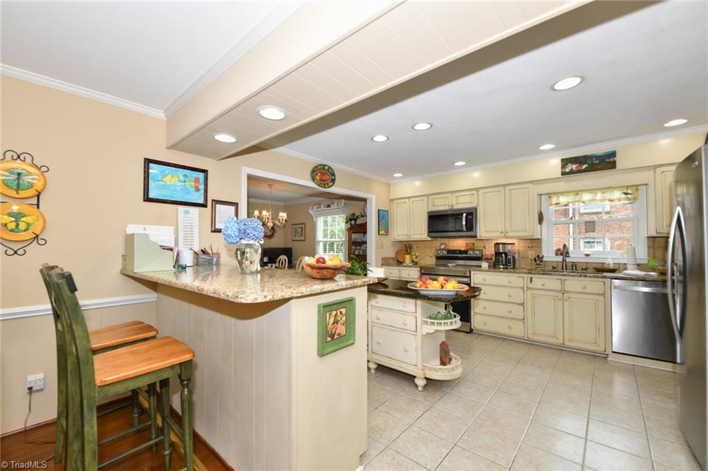 929 Winterlochen Drive, Greensboro, North Carolina image 13