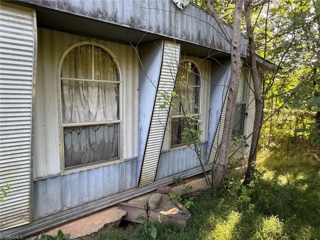 235 Mcglamery Road, photo 4 of 8