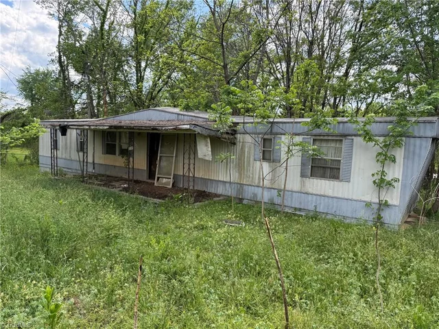 235 Mcglamery Road, photo 3 of 8