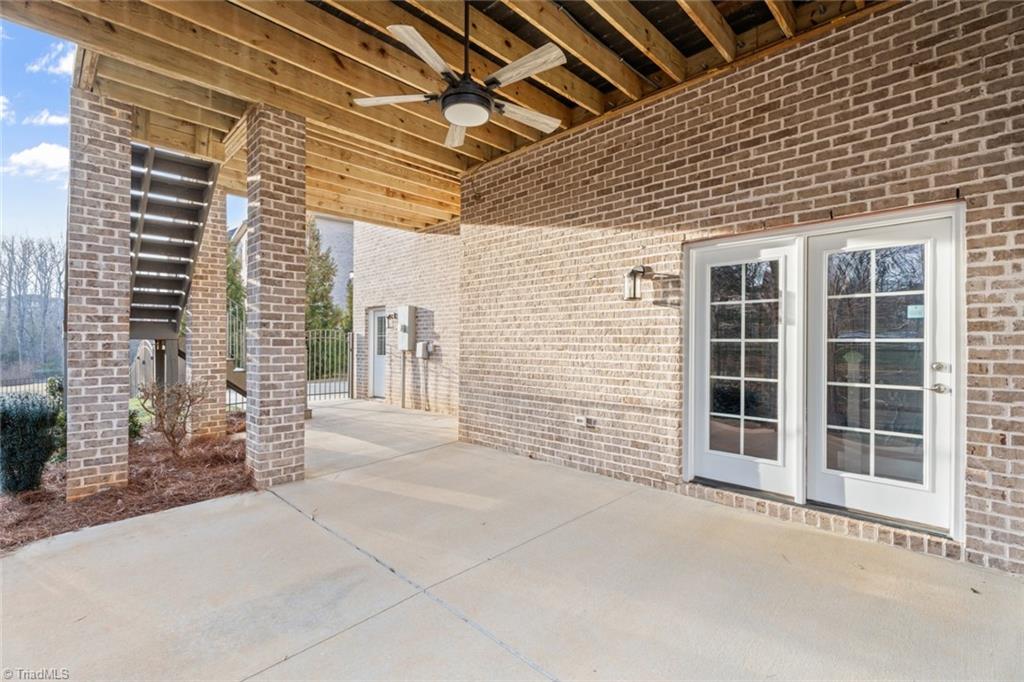 Winston-Salem, North Carolina 27106, United States, 4 Bedrooms Bedrooms, ,5 BathroomsBathrooms,Residential,Pending,14706