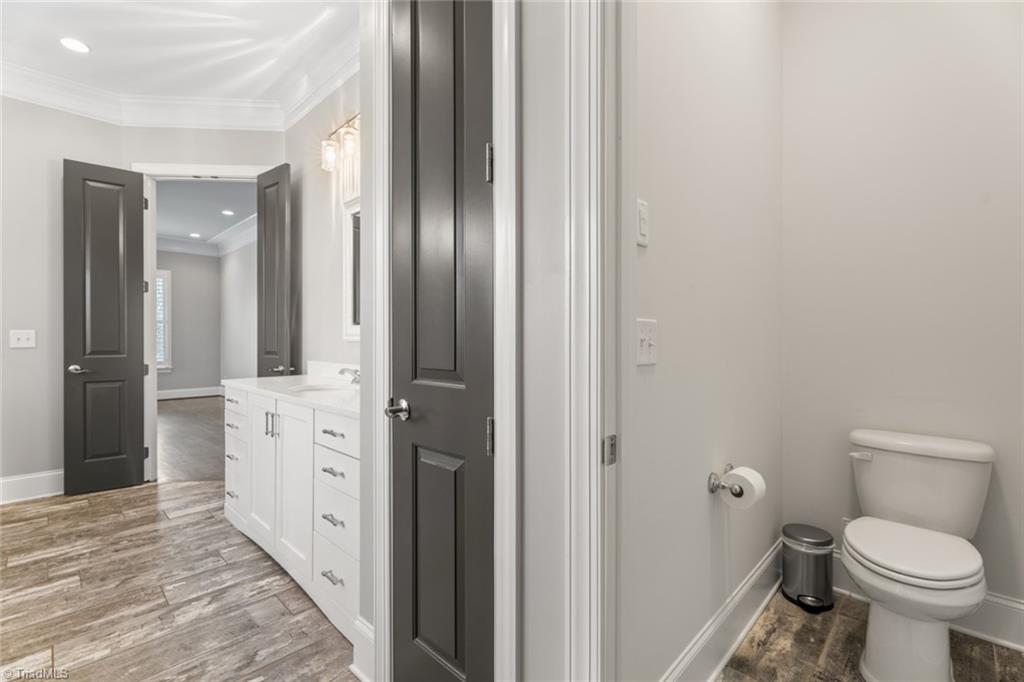 Winston-Salem, North Carolina 27106, United States, 4 Bedrooms Bedrooms, ,5 BathroomsBathrooms,Residential,Pending,14706