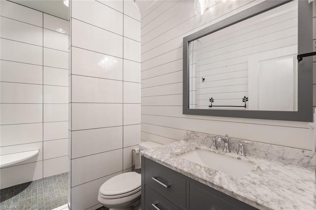 Winston-Salem, North Carolina 27106, United States, 4 Bedrooms Bedrooms, ,5 BathroomsBathrooms,Residential,Pending,14706