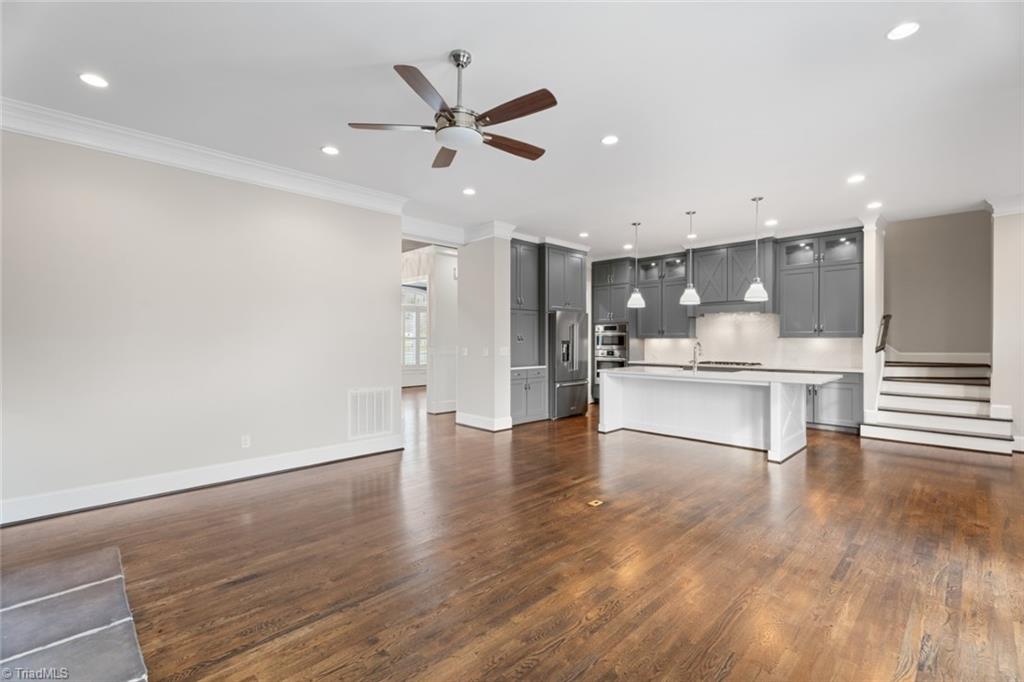 Winston-Salem, North Carolina 27106, United States, 4 Bedrooms Bedrooms, ,5 BathroomsBathrooms,Residential,Pending,14706