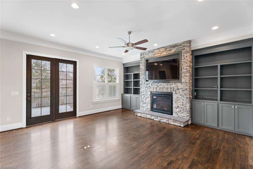 Winston-Salem, North Carolina 27106, United States, 4 Bedrooms Bedrooms, ,5 BathroomsBathrooms,Residential,Pending,14706