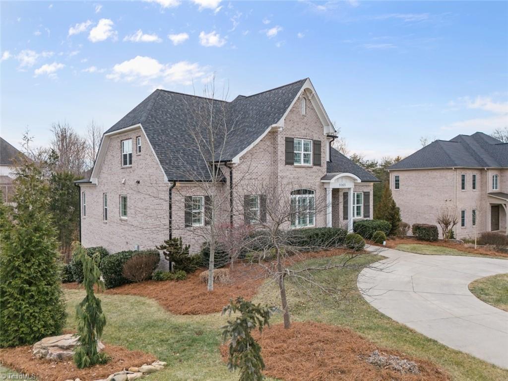Winston-Salem, North Carolina 27106, United States, 4 Bedrooms Bedrooms, ,5 BathroomsBathrooms,Residential,Pending,14706