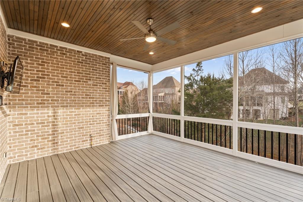 Winston-Salem, North Carolina 27106, United States, 4 Bedrooms Bedrooms, ,5 BathroomsBathrooms,Residential,Pending,14706