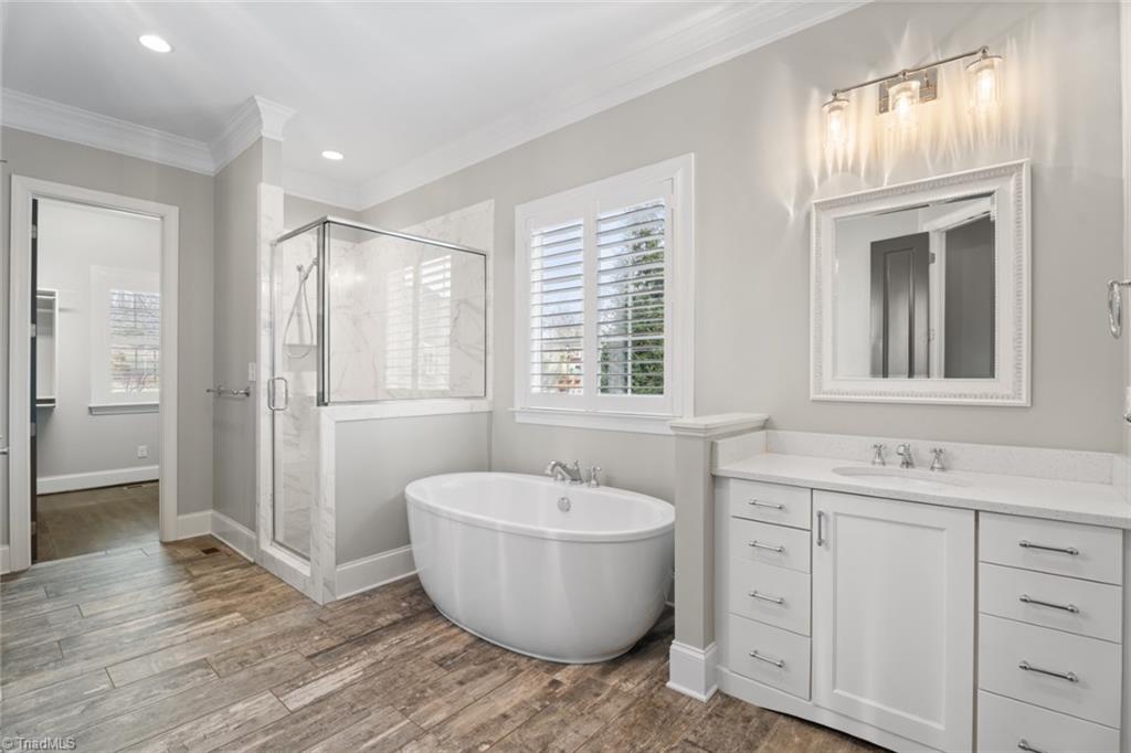 Winston-Salem, North Carolina 27106, United States, 4 Bedrooms Bedrooms, ,5 BathroomsBathrooms,Residential,Pending,14706