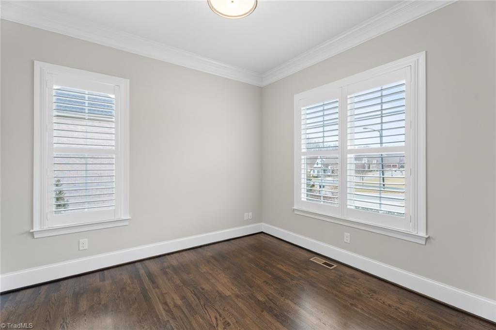 Winston-Salem, North Carolina 27106, United States, 4 Bedrooms Bedrooms, ,5 BathroomsBathrooms,Residential,Pending,14706