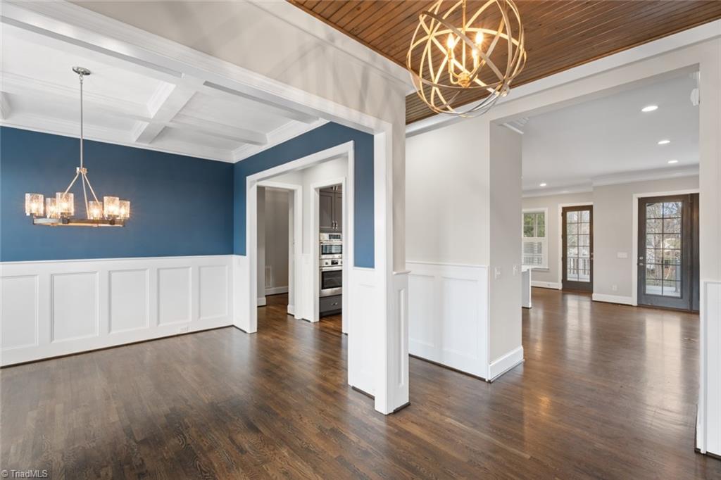 Winston-Salem, North Carolina 27106, United States, 4 Bedrooms Bedrooms, ,5 BathroomsBathrooms,Residential,Pending,14706