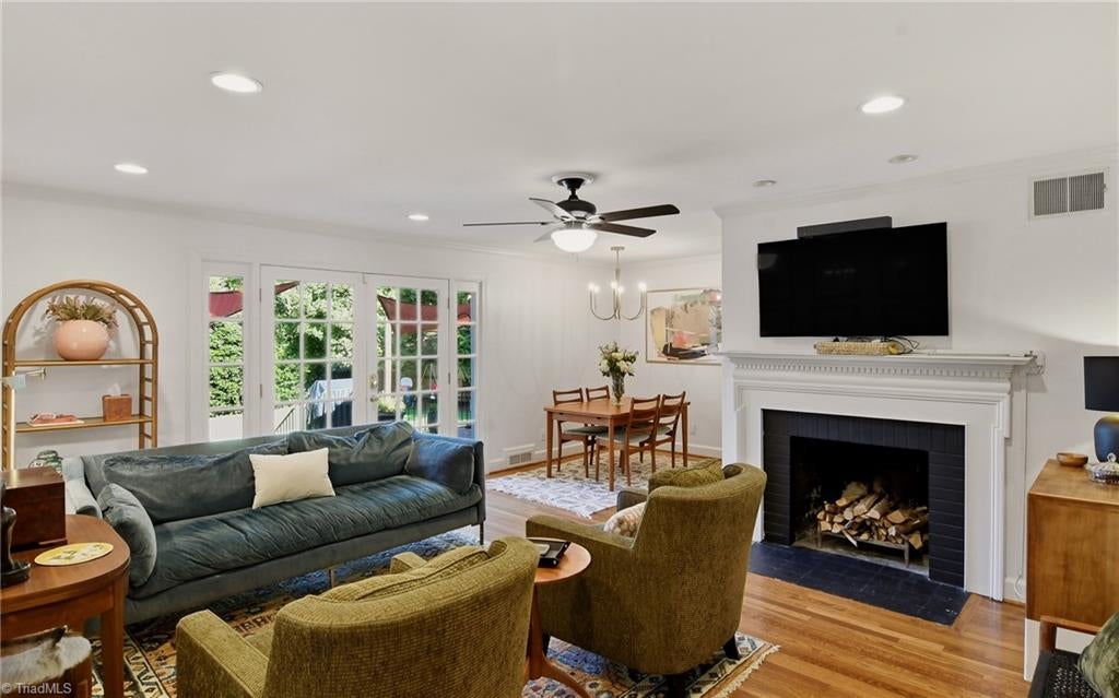 Photo of 954 Vernon Avenue, Winston-Salem, NC 27106 (MLS # 1229625)