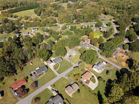 A home in Pfafftown