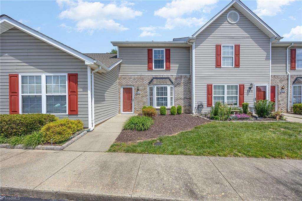 202 Chestnut Chase Trail, Kernersville, North Carolina image 2