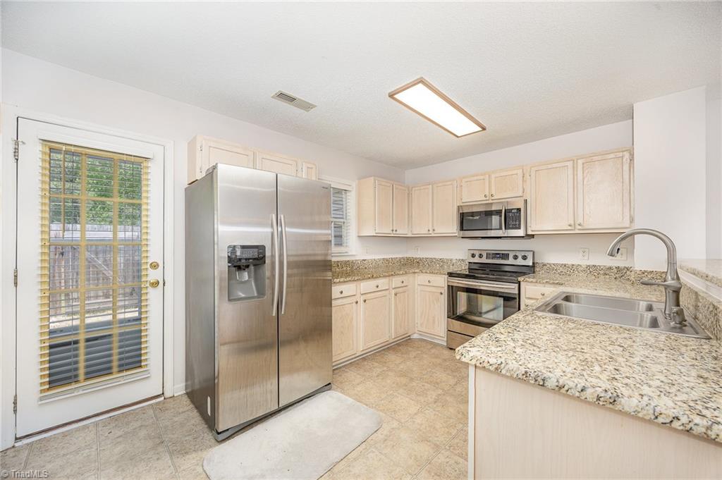202 Chestnut Chase Trail, Kernersville, North Carolina image 6