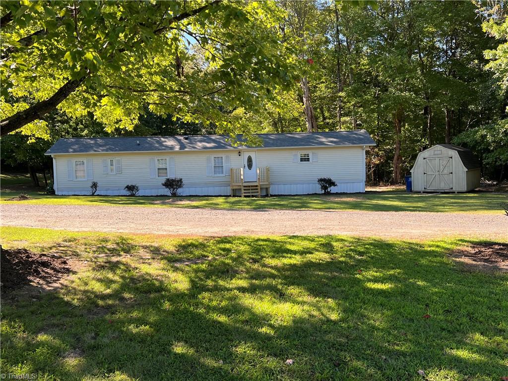 View Reidsville, NC 27320 mobile home