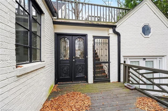 1802 W Market Street, photo 5 of 33