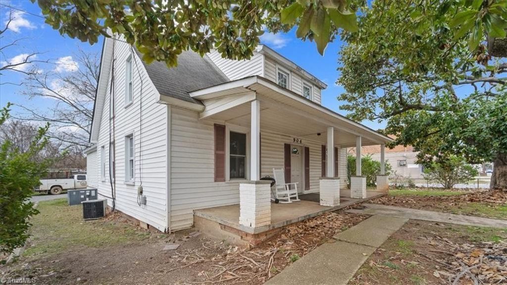 Photo of 904 Merritt Drive, Greensboro, NC 27407 (MLS # 1200394)