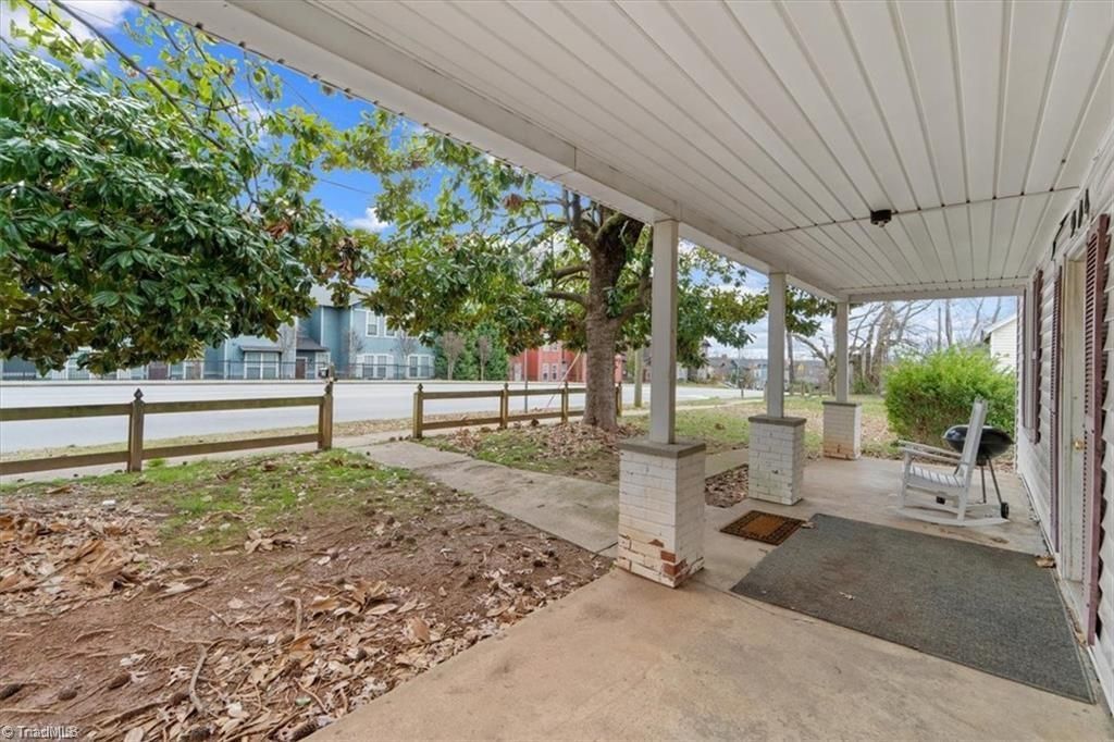 Photo of 904 Merritt Drive, Greensboro, NC 27407 (MLS # 1200394)