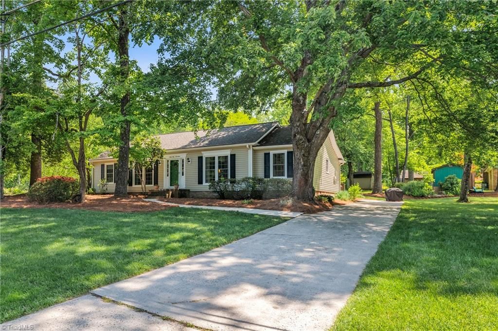 Photo of 6117 Ballinger Road, Greensboro, NC 27410 (MLS # 1217943)
