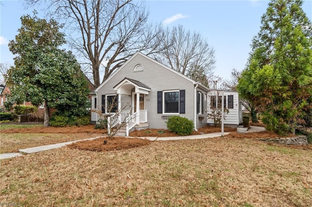 Photo of 421 Gatewood Avenue, High Point, NC 27262 (MLS # 1204461)