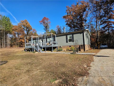 Homes For Sale - 8955 Dennis Road<br/> Germanton, NC 27019