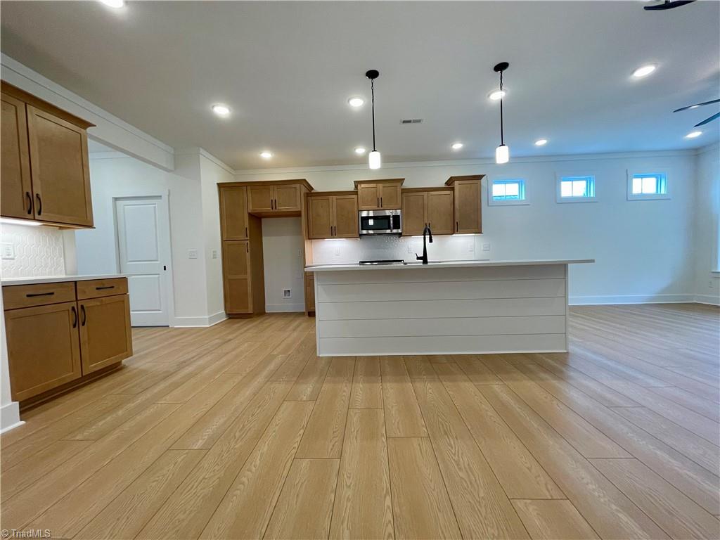 3419 Willowcrest Street