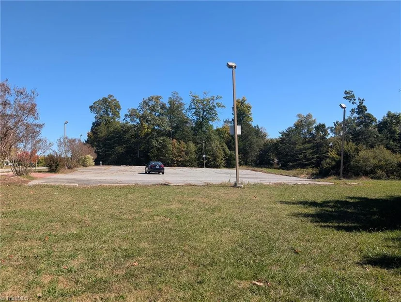 3900 Samet Drive, photo 1 of 4