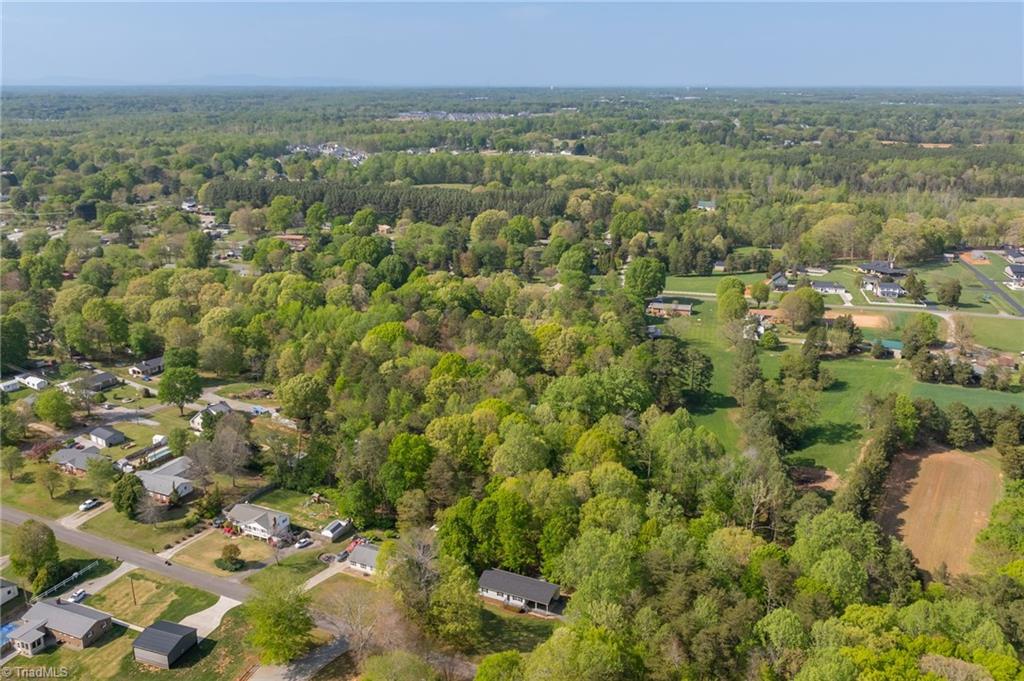 1567 Pineland Drive, Kernersville, North Carolina image 36