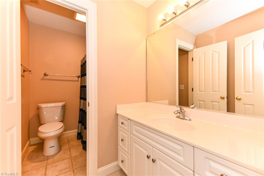 Summerfield, North Carolina 27358, United States, 4 Bedrooms Bedrooms, ,4 BathroomsBathrooms,Residential,Pending,39809