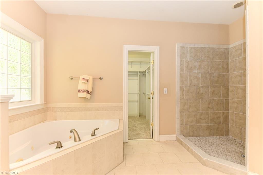 Summerfield, North Carolina 27358, United States, 4 Bedrooms Bedrooms, ,4 BathroomsBathrooms,Residential,Pending,39809