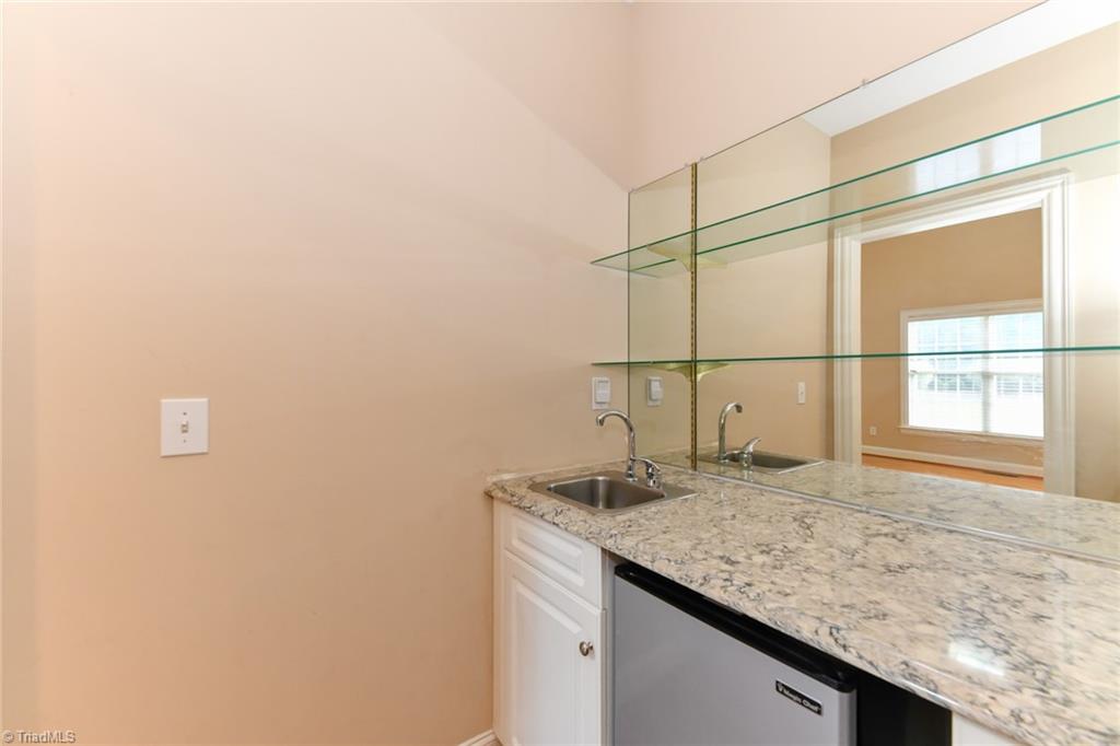 Summerfield, North Carolina 27358, United States, 4 Bedrooms Bedrooms, ,4 BathroomsBathrooms,Residential,Pending,39809