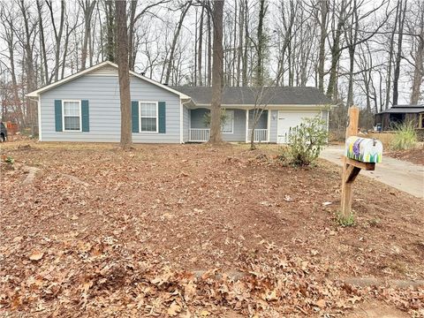 9 Bellows Court Greensboro NC 27407