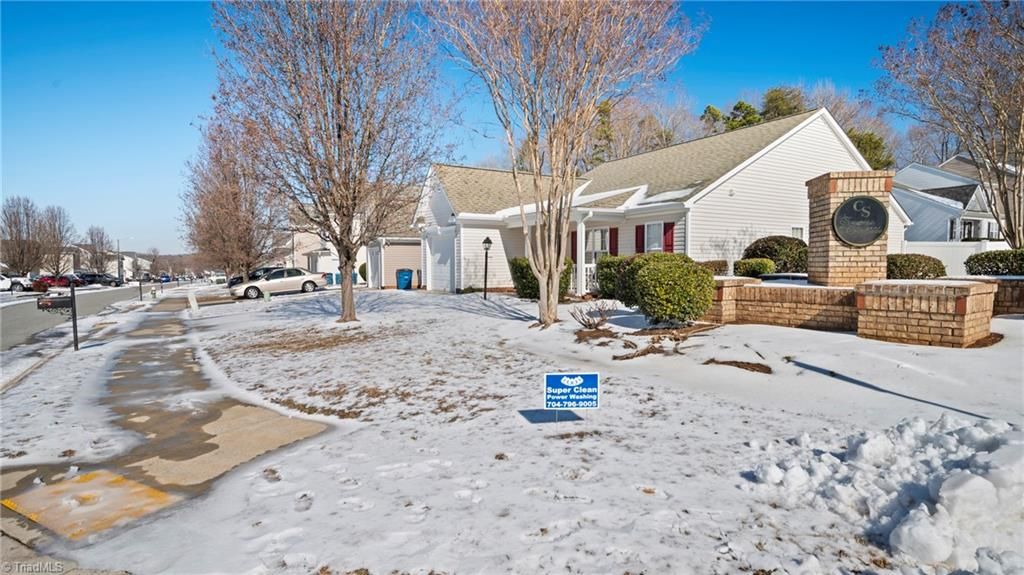 Photo of 1174 Waterlyn Drive, Greensboro, NC 27405 (MLS # 1208214)