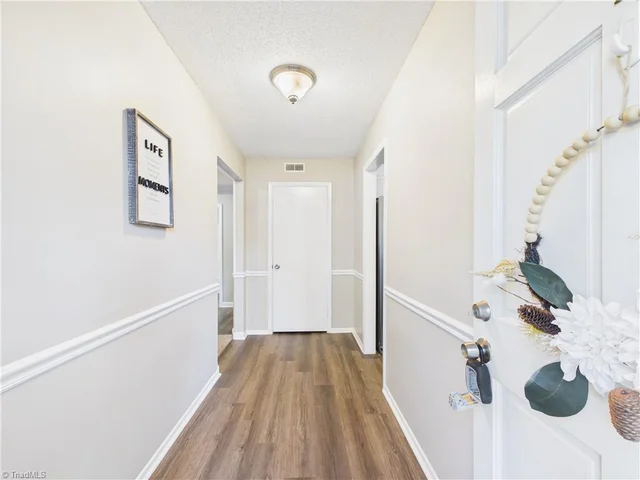 3203 Darden Road Unit A, photo 4 of 31