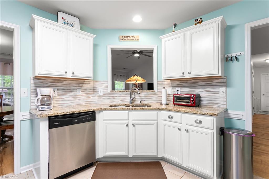 703 Walnut Crossing Drive, Whitsett, North Carolina image 12
