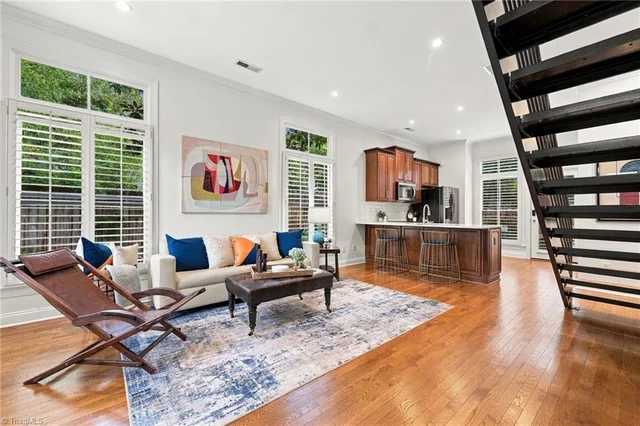624 Elm Street Unit A, photo 2 of 25
