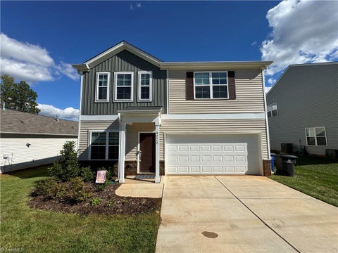 Homes For Sale - 4772 Bell West Drive<br/> Forsyth County, Kernersville, NC 27284