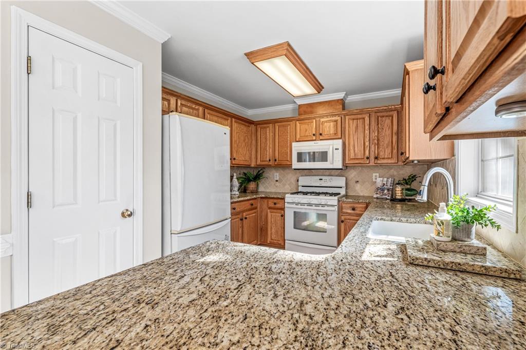 8212 Chestershire Road, Oak Ridge, North Carolina image 9