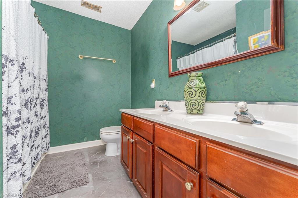 2901 Peninsula Drive, Jamestown, North Carolina image 26