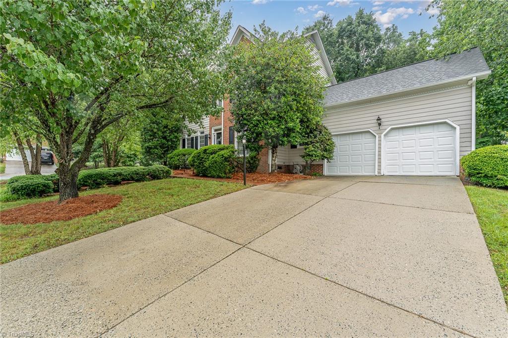 2901 Peninsula Drive, Jamestown, North Carolina image 2