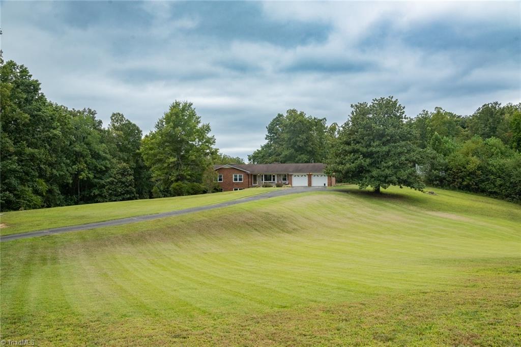 1918 Old Orchard Loop, Stuart, Virginia image 1