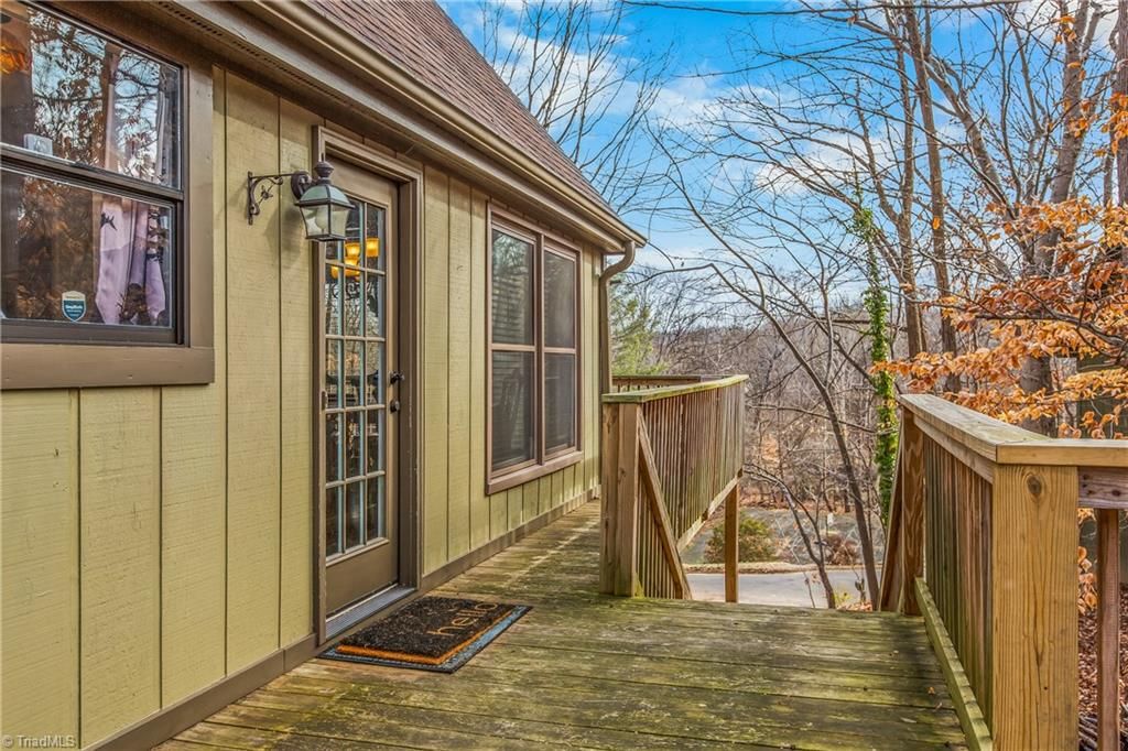 Photo of 1916 Chateau Ridge Dr, Winston-Salem, NC 27103 (MLS # 1208246)